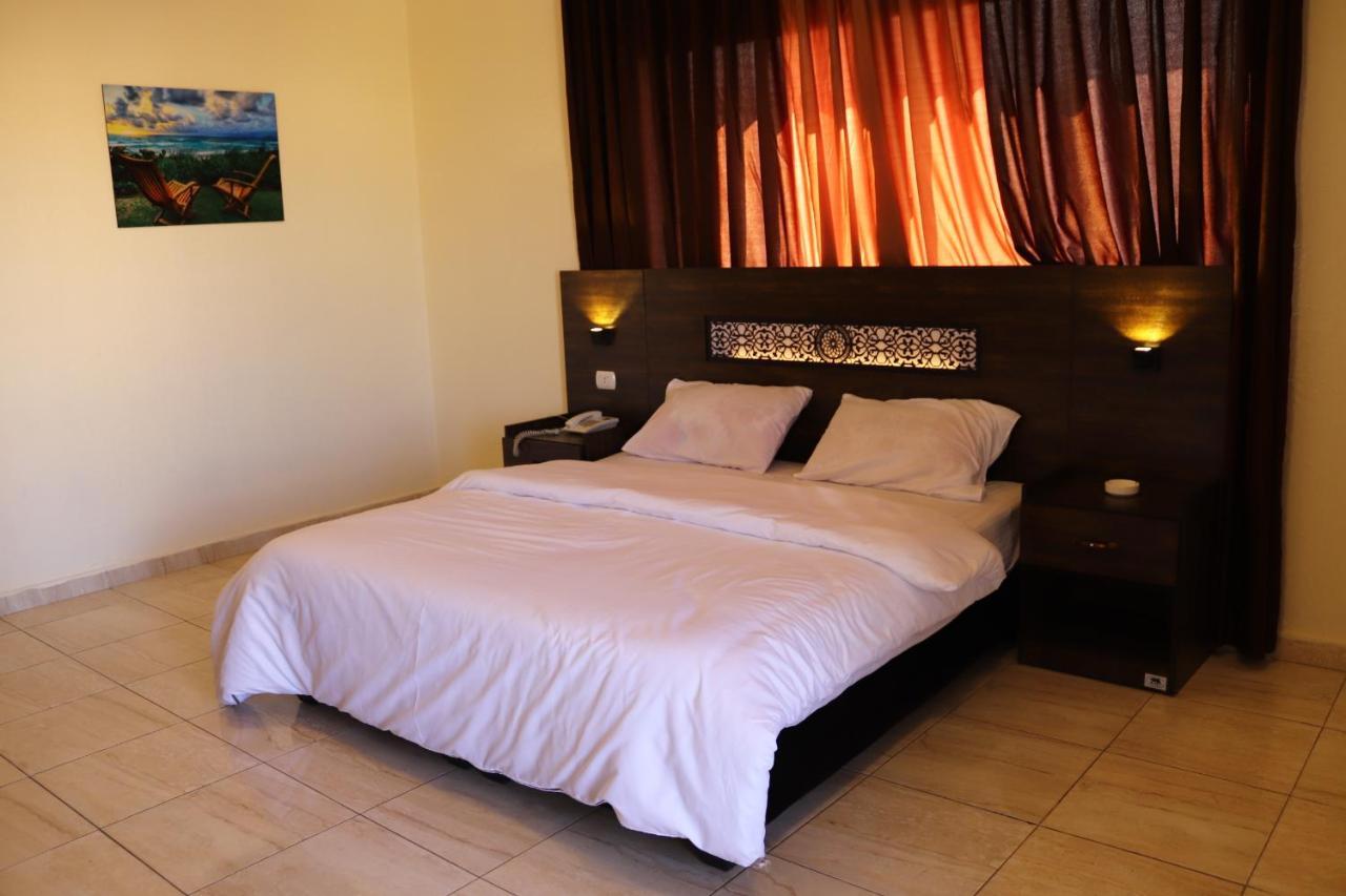 Eden Aqaba Hotel Exteriör bild